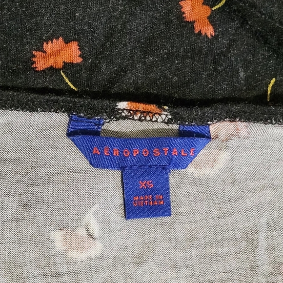 Aeropostale Black Floral Bell Sleeve Top - Picture 6 of 8